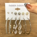 Set de 6 paires de boucles d'oreilles argentées avec perles et strass sur présentoir - 6 Paires Perles Artificielles Dépolies Argent (HS529-38)