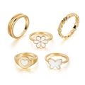 Set di 5 anelli dorati con fiori, farfalle e cuori in smalto bianco elegante - Stile Fiore Farfalla Smalto Bianco (HS662-2)