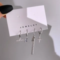Set di quattro orecchini argentati con pendenti a stella e catena su cartoncino - Stile Stella Strass Lettera (HS580-3)