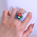 Y2K-Stil himmelblauer Harzring mit süßem 3D-Frosch und großen roten Lippen für Damen - Blauer Frosch mit Großem Mund (HS500-12)