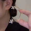Golden C-shaped ear cuff with sparkling zircon flowers and small white pearls - Right Ear / Silver Flower (11#)