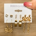 Set de 6 paires de boucles d'oreilles dorées avec serpents et perles sur carte blanche - Ensemble de 6 Paires Serpent Strass Or (HS529-26)