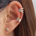 Set di orecchini sferici e polsini per orecchie punk in argento indossati - Set 3 Pezzi Orecchini Argento Lucido (HS1578-6)