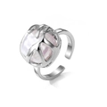 Anillo abierto de piedra de luna con gema irregular y montura plateada calada - Incrustación de Garras Irisadas Irregulares (HS924-15)