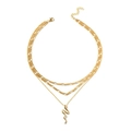 Dreilagige Vintage-Halskette in Gold-Optik mit einem abstrakten Schlangenanhänger - Gold Schlangenanhänger Dreilagig Stil (HS968-8)