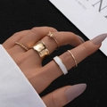 5-delige gouden ringenset met vlinder en witte emaille details voor een gelaagde look - Verstelbaar Open / Vlinder Gehamerde Textuur Set (HS701-26) / 5-delige set / Goud