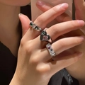 Set de tres anillos de plata con circonitas de colores y corazón con diseño ajustable - Estilo Corazón Plateado Vintage Ligero (HS1152-4)