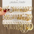 9-teiliges Set goldene verdrehte Creolen und Perlenohrringe für Damen auf Karton - Gold 18-Stil Luxus Kombination (HS1469-31)