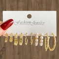 5-Paar Goldene Creolen-Set mit gedrehten Texturen und Kunstperlen-Details - Gold Künstliche Perle Reifen Kombination (HS1469-3)