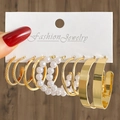Set aus sechs Paar goldenen Creolen mit Perlen und gedrehten Metall-Designs für Damen - Gold Wellen Große Reifen Kombination (HS1469-25)