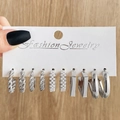 Set van 5 paar zilveren oorbellen met parels en geometrische ringen op sieradenkaart - Gevlochten Geometrische Parel Oorbellen Set (HS1484-8) / 5 Paren Set / Zilver
