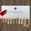 Set di orecchini a catena a C dorati con perle e design a cerchio intrecciato - Combinazione Cerchio Perle Artificiali Oro (HS1469-3)
