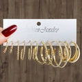 Set di sei paia di eleganti orecchini a cerchio dorati a forma di C con motivi a catena - Combinazione Cerchio a Torsione Oro (HS1469-2)