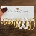 Set di 5 paia di orecchini vintage dorati con perle e texture geometriche intrecciate - Orecchini Retrò con Perla e Oro (HS1300-6)