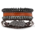 Set di bracciali multistrato in pelle intrecciata con ciondolo a piuma in metallo vintage - Combinazione Pelle Marrone e Ciondolo Piuma Distressed (HS1611-10)