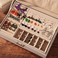 Set di orecchini di Halloween con ciondoli a zucca e fantasma in un portagioie in pelle - Serie Halloween Set Multi-Coppia (HS1864)