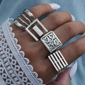 Gothic Silber Ring-Set mit geometrischen Formen und keltischen Mustern an der Hand - Gothic Vintage Set (HS1967-3)