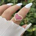 Anillo de corazón ajustable chapado en oro de 18K con circonitas rosas y blancas - Estilo Corazón Rosa (2)