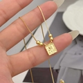 Collana placcata oro 18 carati con ciondolo Vergine Maria, perline d'oro e incisione - Vergine Maria e il Bambino (1) / Oro 18K / Oro