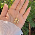 Pendente lettera B a palloncino placcato oro 18K con catena a serpente lucida - Oro 18K / Oro B