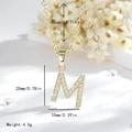 Collana con ciondolo lettera M placcata oro con zirconi bianchi e catena - Lettera M - Oro
