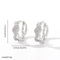 Vue détaillée de créoles croisées en argent avec dimensions et poids du bijou - Argent