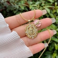 18K vergoldete Halskette mit Jungfrau Maria Anhänger und rosa Emaille-Schmetterling - 18K-Gold / Jungfrau Maria Geprägt und Roter Schmetterling Emaille Anhänger (6)