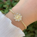 Λεπτομέρεια από επιχρυσωμένο βραχιόλι 18K με μενταγιόν Παναγία και ζιργκόν μαρκίζ - Στυλ Χρυσό Marquise Ζιρκόνια (2)