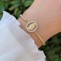 Elegantes 18K vergoldetes Perlenarmband mit Jungfrau Maria Zirkonia Anhänger - Ovaler Stil (5)