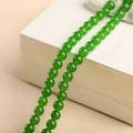 Polierte grüne Natursteinperlen für DIY-Schmuck in lebendigem Smaragdgrün-Farbton - 10 Stück/Packung (6mm) / Grasgrüner Chalzedon