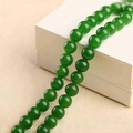 Lebendige smaragdgrüne Achatperlen auf Schmuckschatulle für DIY-Armbandherstellung - 10 Stück/Packung (10mm) / Grasgrüner Chalzedon