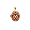 Detail van een ovale medaillon met paars emaille, rode bloemmotieven en parels - Paars Emaille Bloemen (DN251239-A) Hanger Zonder Ketting