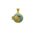 Detalle macro del colgante ovalado de oro de 18K con diseño de flores en esmalte azul - Esmalte Azul Claro Flores Multicolores Relicario Redondo Solo (Sin Cadena) (DN251242-R)