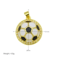 Dettaglio di un ciondolo calcio in oro da 21 mm con cristalli bianchi e motivo smalto - Stile Calcio Rotondo / DN260117-A Ciondolo Solo (Senza Catena)
