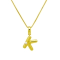 Gros plan détaillé de la chaîne dorée avec pendentif lettre K et perle incrustée - DN240616-K Pendentif Seul (Sans Chaîne)