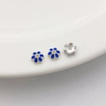 18K vergulde bloemkralen-tussenstukjes in blauw emaille en zilver voor doe-het-zelf sieraden - Stijl 2 Bloemkapje 5mm