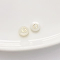 Natürliche Süßwassermuschel-Perle mit vergoldetem Buchstaben G für DIY-Schmuck - Buchstabe G