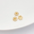 Tres espaciadores de flores bañados en oro de 18K con circonitas para joyería DIY - Estilo 6 Capuchón Flor 7mm Agujero 1.2mm