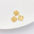 Tres espaciadores de flores chapados en oro de 18K con circonitas para hacer joyas - Estilo 22 Capuchón Flor 11.5mm Agujero 1.8mm