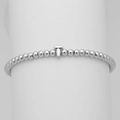 Dettaglio ravvicinato di un bracciale a sfere argentate con un ciondolo a forma di T - Lettera T (DB241104-T)