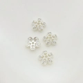 Set mit vier 14K vergoldeten Blumen-Zwischenperlen mit Zirkonia für DIY-Schmuckherstellung - Silber Stil 2 (8mm)