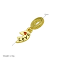 Détail d'un pendentif cœur doré gravé love avec dimensions de 25mm et poids de 2,0g - Pendentif Demi-Cœur Love Seul (Sans Chaîne)