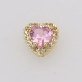 Dettaglio macro del ciondolo a cuore oro 18k con pietra rosa e contorno di zirconi - Ottobre (Solo pendente (senza catena))