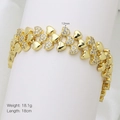Detalle de pulsera de corazones dorados de 18cm con pavé de circonitas y 12mm - Estilo Corazón Pavé (DB250802-A)