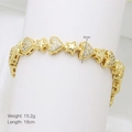 Detalle de pulsera dorada de 8mm con diseño de corazón, estrella y circonitas - Estilo Alterno Corazón y Estrella (DB250802-C)