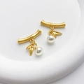 Elegante Ohrstecker aus 18K mattem Gold im Bambus-Design mit feiner Perle und Blättern - Nr. Muschelperle Bambus Anhänger