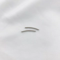 Poliertes silbernes gebogenes Röhrchen für DIY-Schmuck mit glänzendem Metallfinish - 1.5x20mm / Weißgold