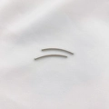 Zwei polierte silberne gebogene Rohre für DIY-Schmuckherstellung Handwerk - 1.5x25mm / Weißgold