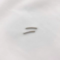 Set mit zwei gebogenen Silber-Schmuckröhren mit polierter Oberfläche für DIY-Armbänder - 2x15mm / Weißgold
