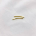Set mit zwei polierten 14K goldgefüllten gebogenen Röhrenperlen für DIY-Schmuckherstellung - 2x25mm / 14K Gold